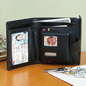 Women's Digital Photo Wallet