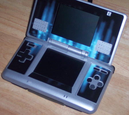 DecalGirl Nintendo DS Skin