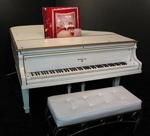 Elvis Piano