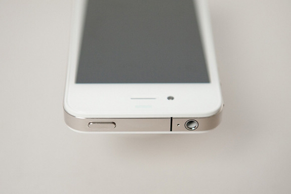 iphone 4 white. White iPhone 4 top - White