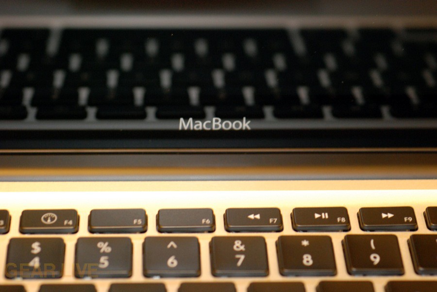 MacBook 2008 logo
