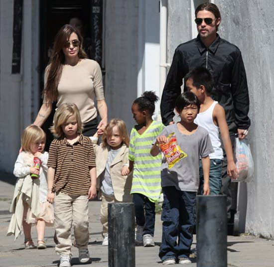 Angelina Jolie and Brad Pitt with their kids