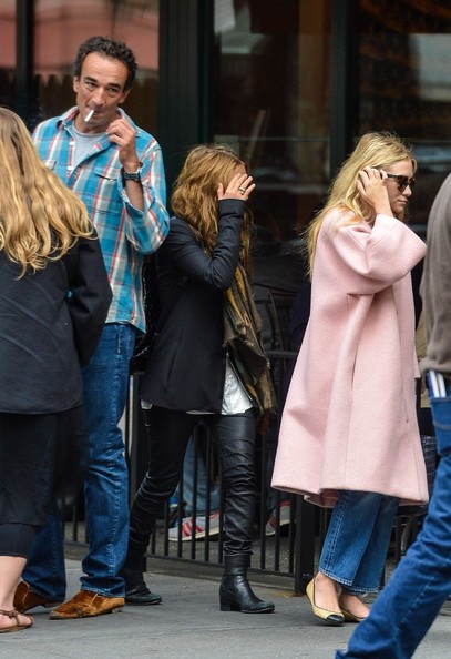 Olivier Sarkozy with Mary-Kate and Ashley Olsen