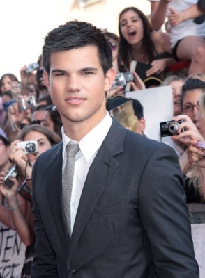 Taylor Lautner at Eclipse's L.A. premiere