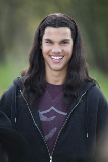 Taylor Lautner with his long wig