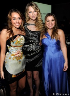 Miley Cyrus, Taylor Swift, and Kelly Clarkson