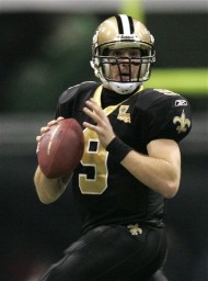 Drew Brees airing it out for the New Orleans Saints
