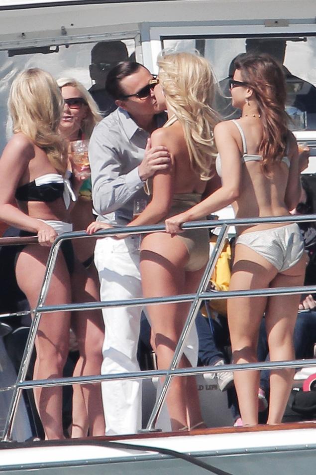 Leonardo DiCaprio and Margot Robbie on set of 'Wolf of Wall Street'