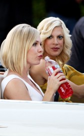 Tori Spelling and Jennie Garth