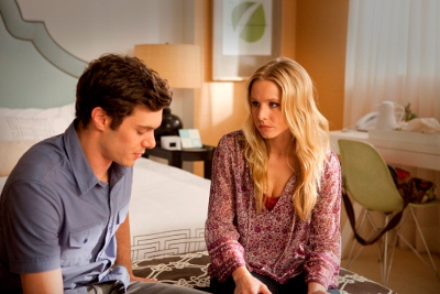 Adam Brody and Kristen Bell on 'House of Lies'