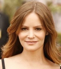 Jennifer Jason Leigh