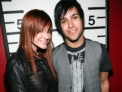 Pete Wentz and Ashlee Simpson-Wentz