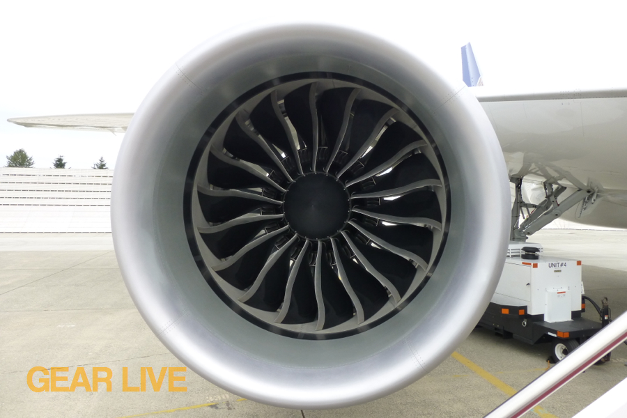 United Boeing 787 Dreamliner engine - United 787 Dreamliner Exterior ...