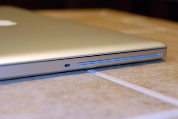 MacBook Pro 2008 disc slot - MacBook Pro 2008 unboxing | Image Gallery ...